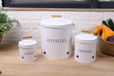 Rockingham Onions Metal Storage Bin with Lid