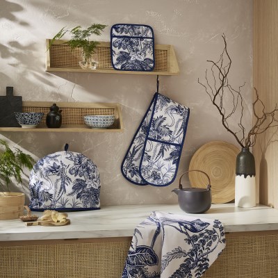 Ulster Weavers Willow Toile Tea Cosy