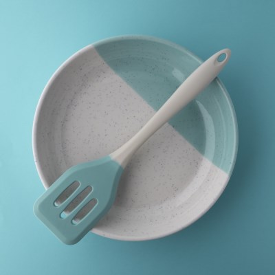 Taylors Silicone Slotted Turner 28cm - Buttermilk/Turquoise
